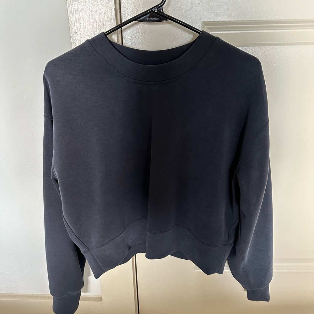 Lululemon softstreme crew black size 2